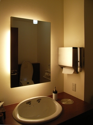 �������ȃN���j�b�N2�K�g�C��