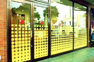 ���S���V���Ƀf�U�C��